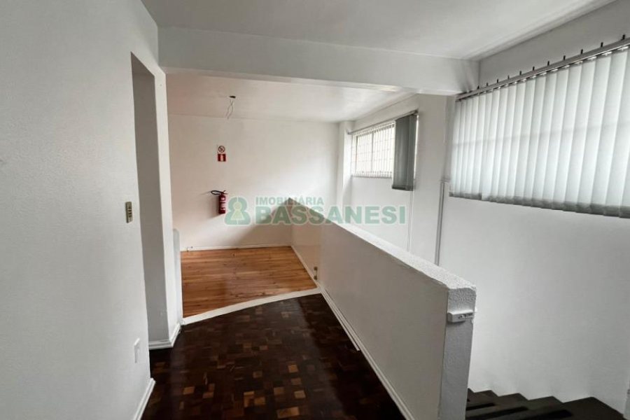 Loja com 310m², 6 vagas, no bairro Centro em Caxias do Sul para Alugar