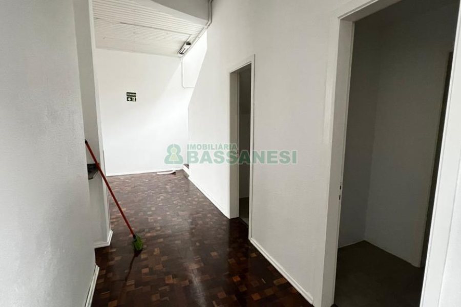 Loja com 310m², 6 vagas, no bairro Centro em Caxias do Sul para Alugar
