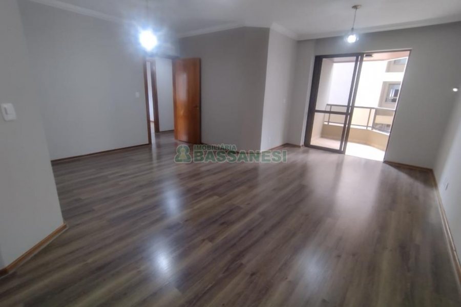 Apartamento com 108m², 3 dormitórios, 1 vaga, no bairro São Pelegrino em Caxias do Sul para Comprar