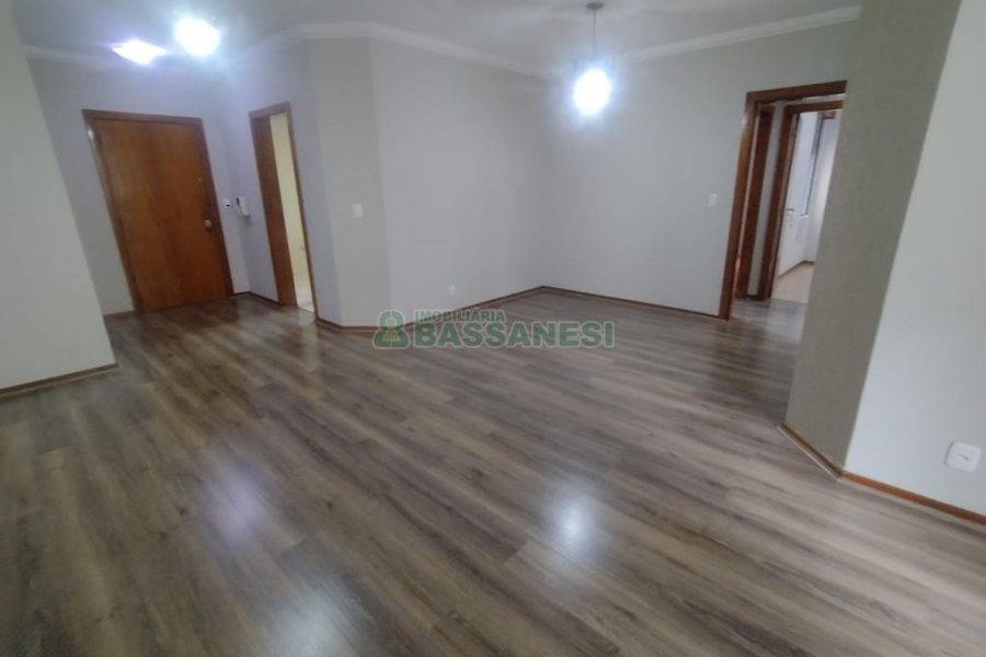 Apartamento com 108m², 3 dormitórios, 1 vaga, no bairro São Pelegrino em Caxias do Sul para Comprar