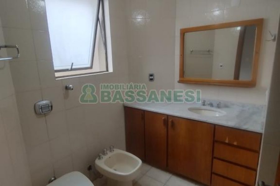 Apartamento com 108m², 3 dormitórios, 1 vaga, no bairro São Pelegrino em Caxias do Sul para Comprar
