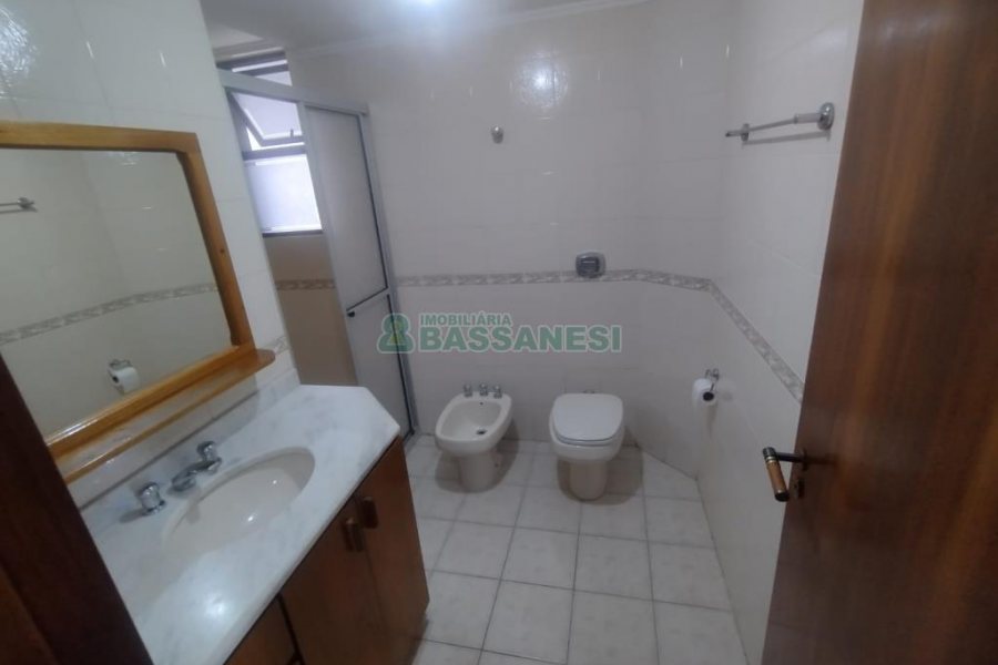 Apartamento com 108m², 3 dormitórios, 1 vaga, no bairro São Pelegrino em Caxias do Sul para Comprar