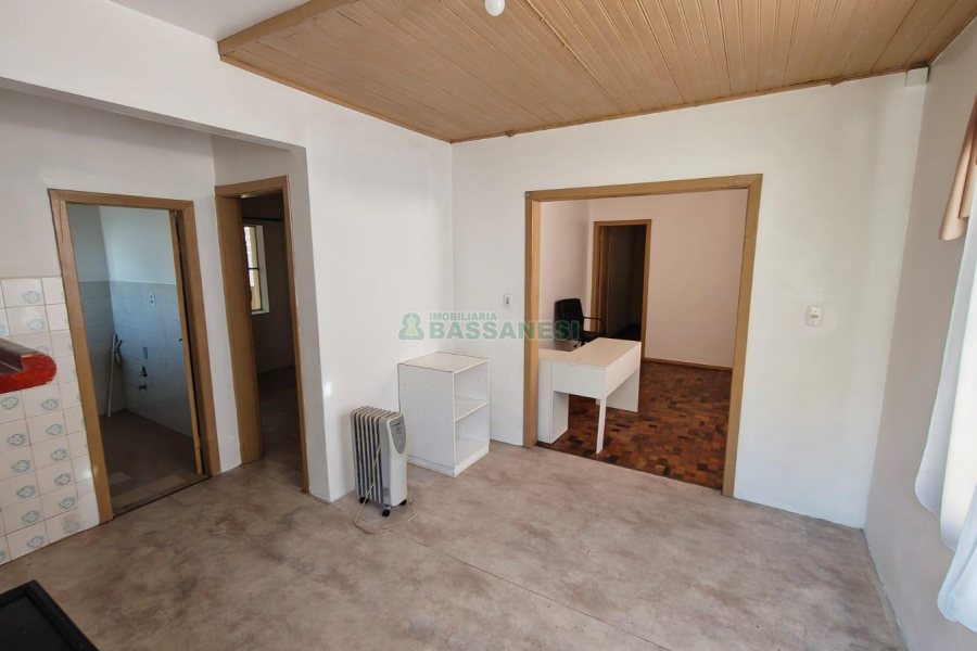 Casa com 169m², 4 dormitórios, 1 vaga, no bairro Rio Branco em Caxias do Sul para Comprar