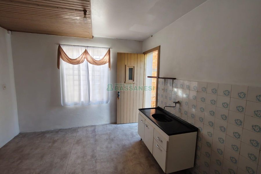 Casa com 169m², 4 dormitórios, 1 vaga, no bairro Rio Branco em Caxias do Sul para Comprar