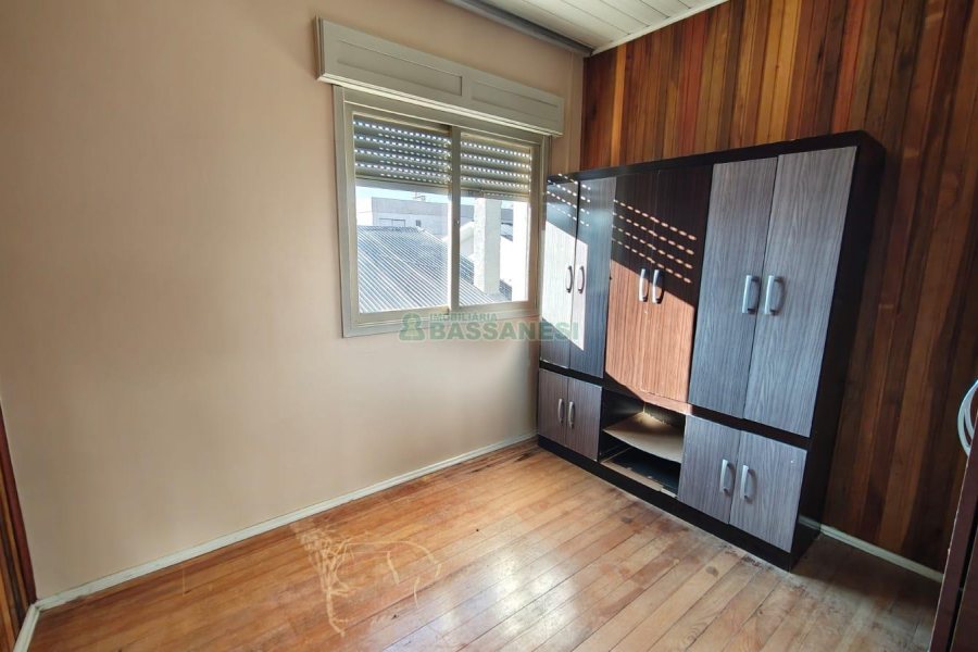Casa com 169m², 4 dormitórios, 1 vaga, no bairro Rio Branco em Caxias do Sul para Comprar