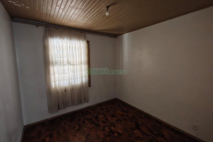 Casa com 169m², 4 dormitórios, 1 vaga, no bairro Rio Branco em Caxias do Sul para Comprar