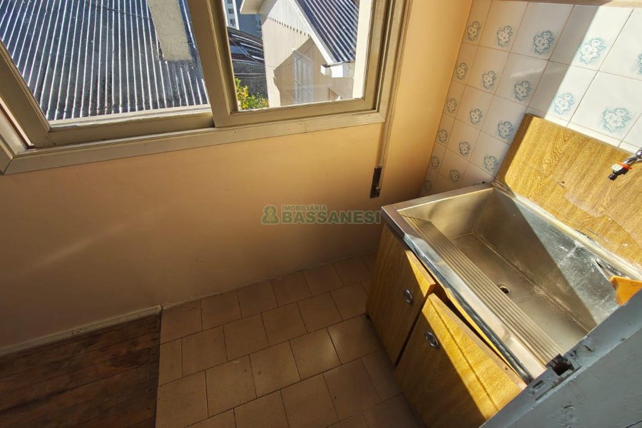 Casa com 169m², 4 dormitórios, 1 vaga, no bairro Rio Branco em Caxias do Sul para Comprar