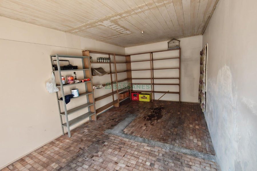 Casa com 169m², 4 dormitórios, 1 vaga, no bairro Rio Branco em Caxias do Sul para Comprar