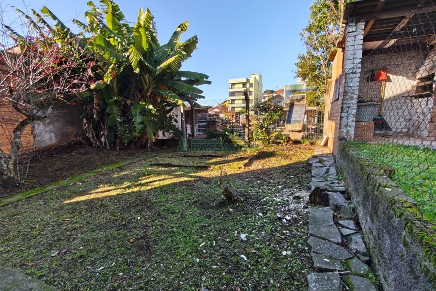 Casa com 169m², 4 dormitórios, 1 vaga, no bairro Rio Branco em Caxias do Sul para Comprar