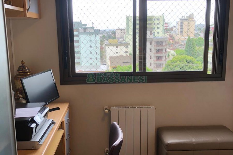 Apartamento com 119m², 3 dormitórios, no bairro Madureira em Caxias do Sul para Comprar