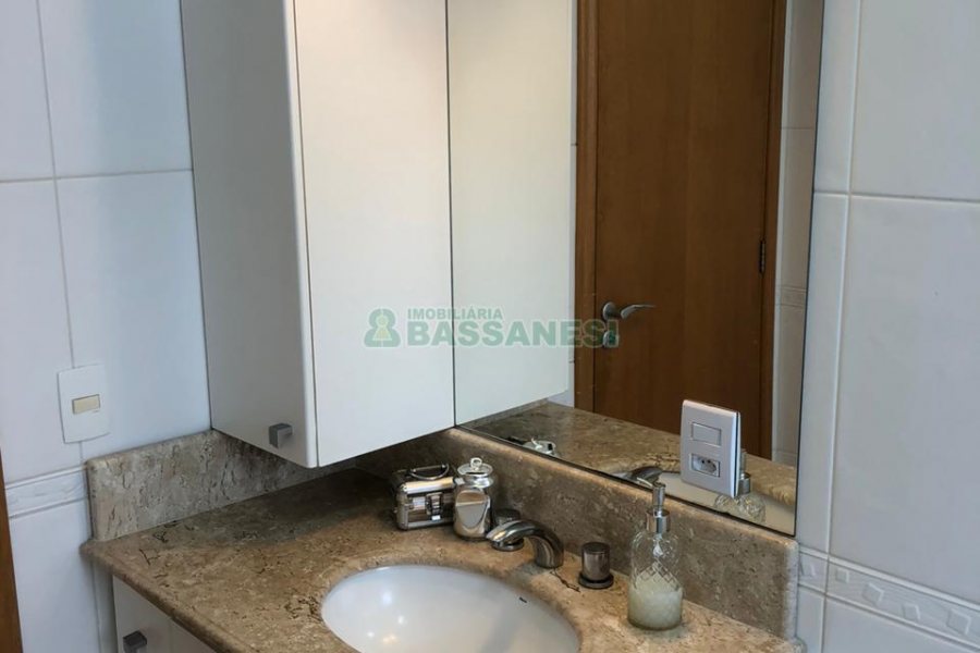 Apartamento com 119m², 3 dormitórios, no bairro Madureira em Caxias do Sul para Comprar