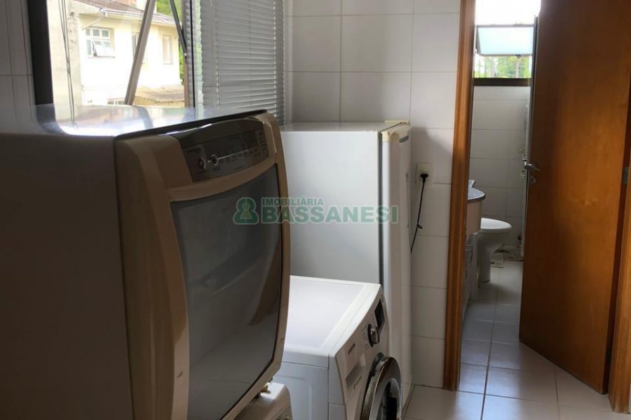 Apartamento com 119m², 3 dormitórios, no bairro Madureira em Caxias do Sul para Comprar