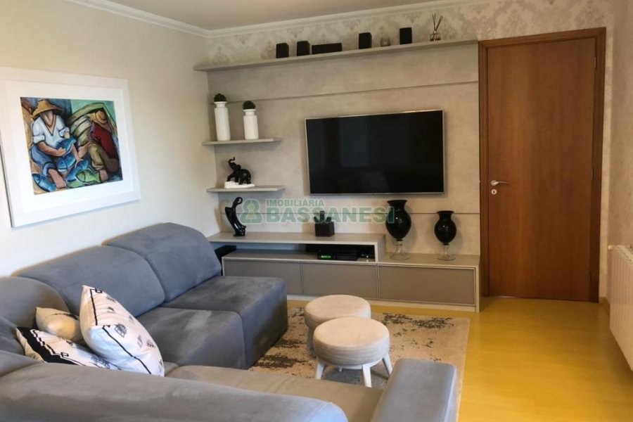 Apartamento com 119m², 3 dormitórios, no bairro Madureira em Caxias do Sul para Comprar