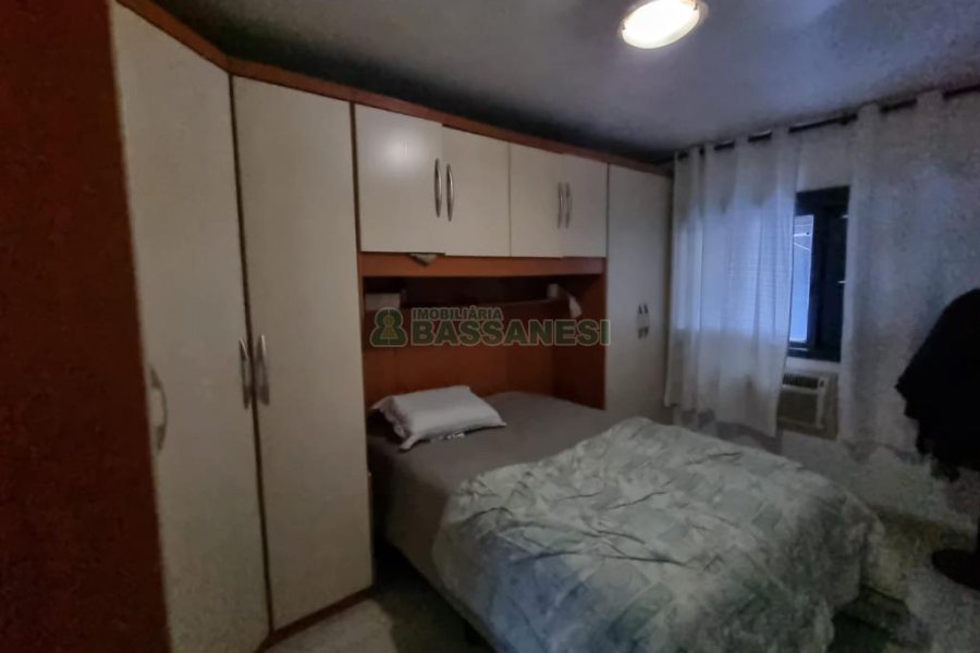 Casa com 330m², 3 dormitórios, 2 vagas, no bairro Rio Branco em Caxias do Sul para Comprar