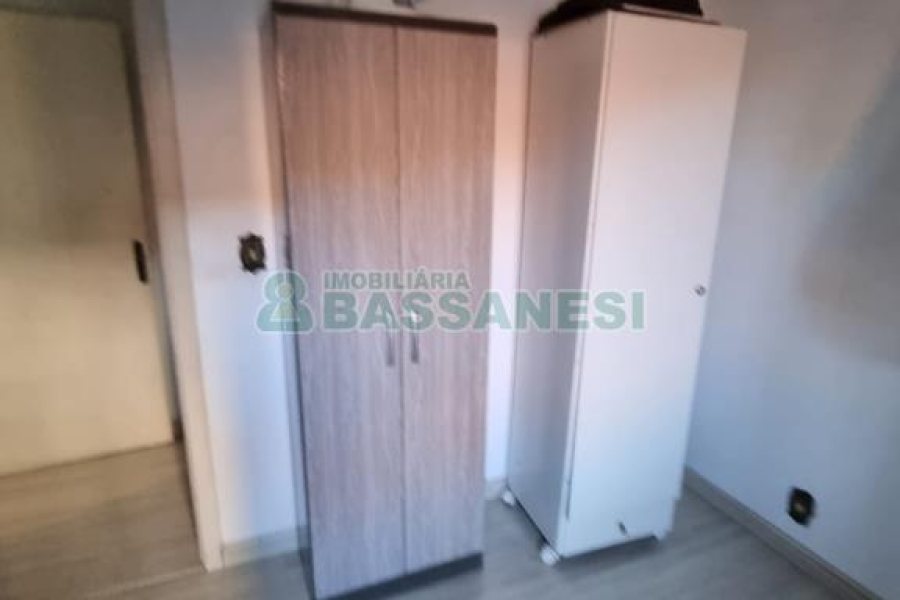 Casa com 330m², 3 dormitórios, 2 vagas, no bairro Rio Branco em Caxias do Sul para Comprar