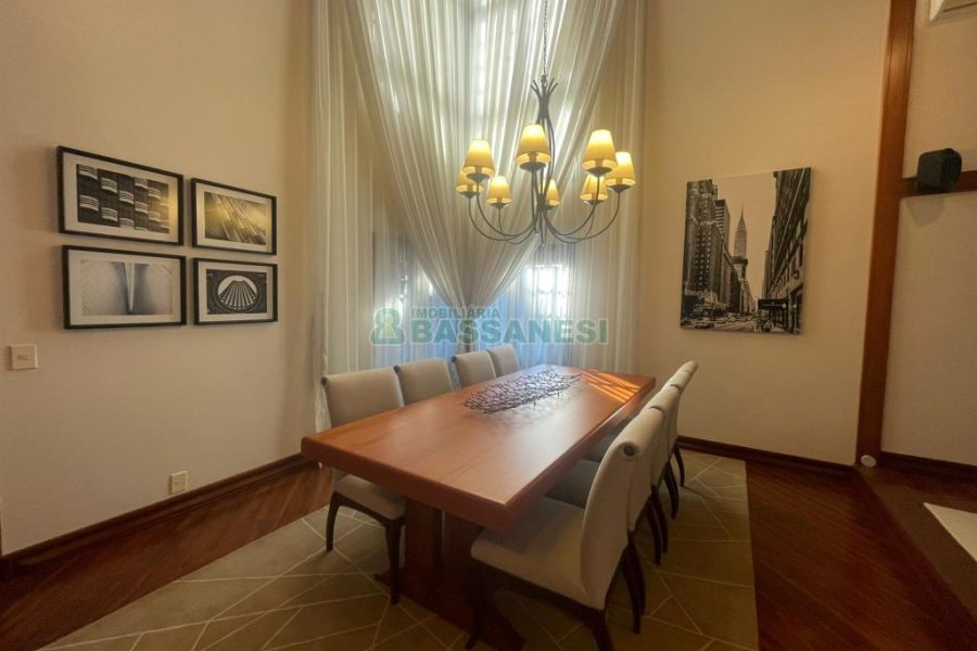 Casa com 249m², 3 dormitórios, 2 vagas, no bairro Colina Sorriso em Caxias do Sul para Comprar