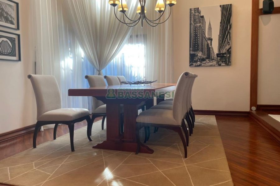 Casa com 249m², 3 dormitórios, 2 vagas, no bairro Colina Sorriso em Caxias do Sul para Comprar