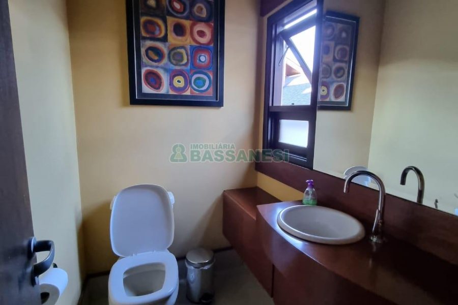 Casa com 249m², 3 dormitórios, 2 vagas, no bairro Colina Sorriso em Caxias do Sul para Comprar