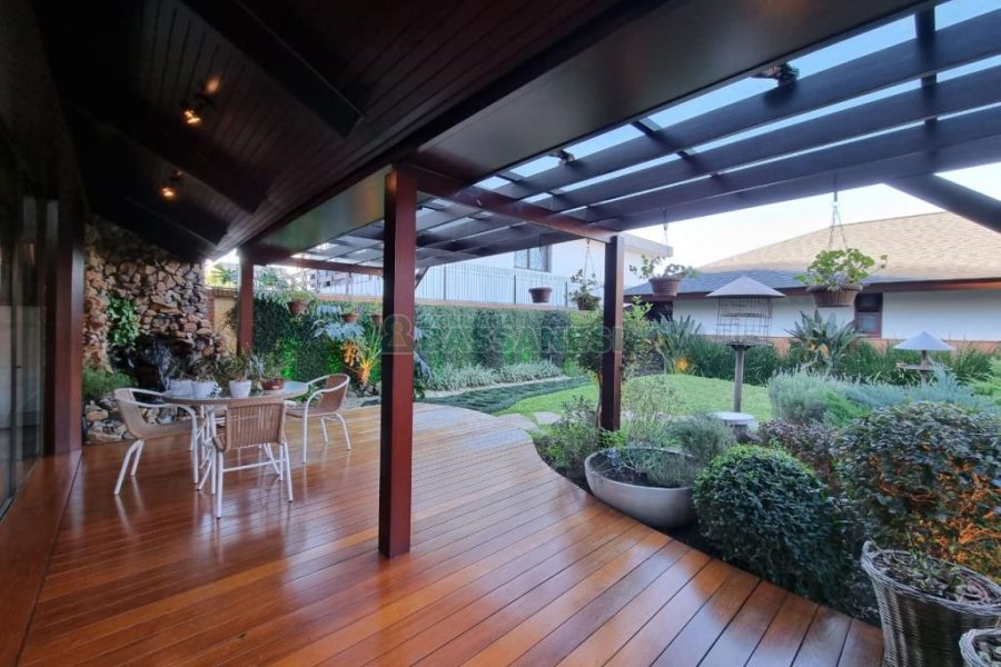 Casa com 249m², 3 dormitórios, 2 vagas, no bairro Colina Sorriso em Caxias do Sul para Comprar