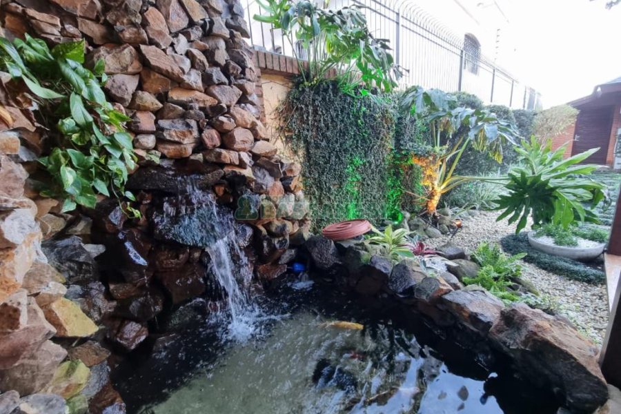 Casa com 249m², 3 dormitórios, 2 vagas, no bairro Colina Sorriso em Caxias do Sul para Comprar