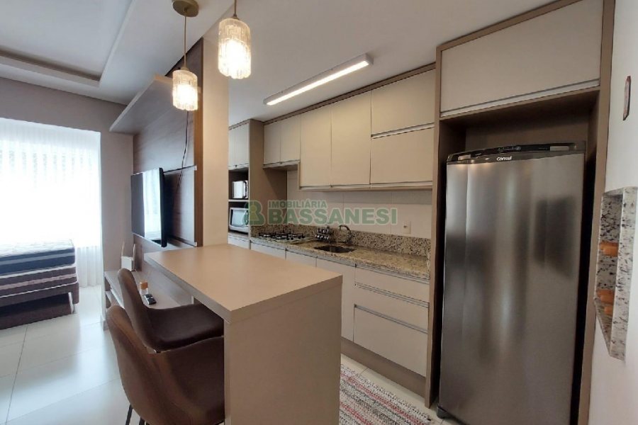 Apto Mobiliado com 70m², 2 dormitórios, 2 vagas, no bairro Lourdes em Caxias do Sul para Alugar