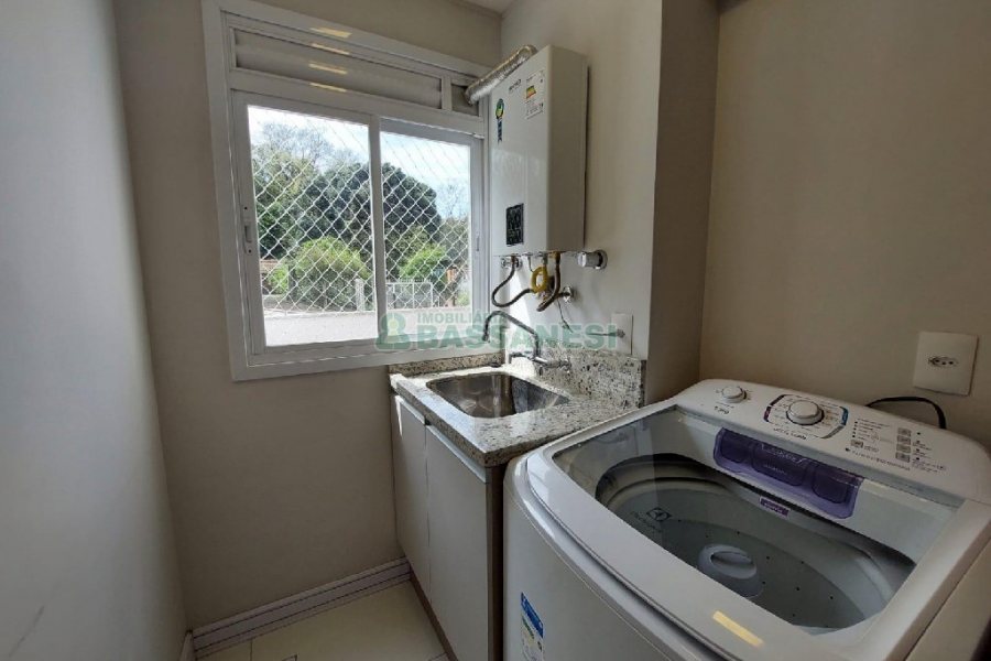 Apto Mobiliado com 70m², 2 dormitórios, 2 vagas, no bairro Lourdes em Caxias do Sul para Alugar