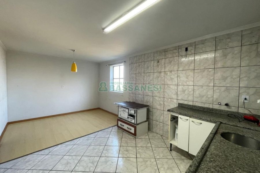 Casa com 224m², 3 dormitórios, 3 vagas, no bairro São Leopoldo em Caxias do Sul para Comprar