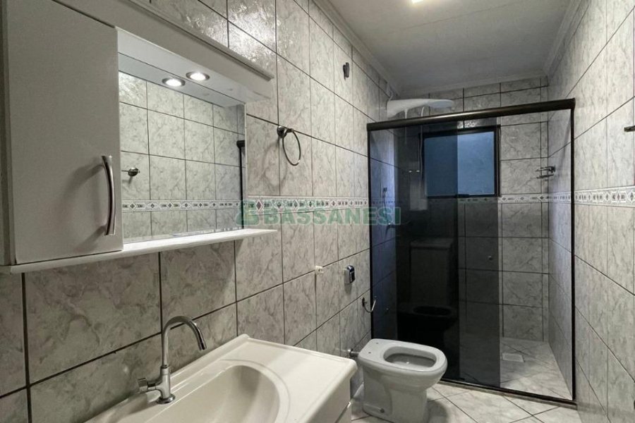 Casa com 224m², 3 dormitórios, 3 vagas, no bairro São Leopoldo em Caxias do Sul para Comprar