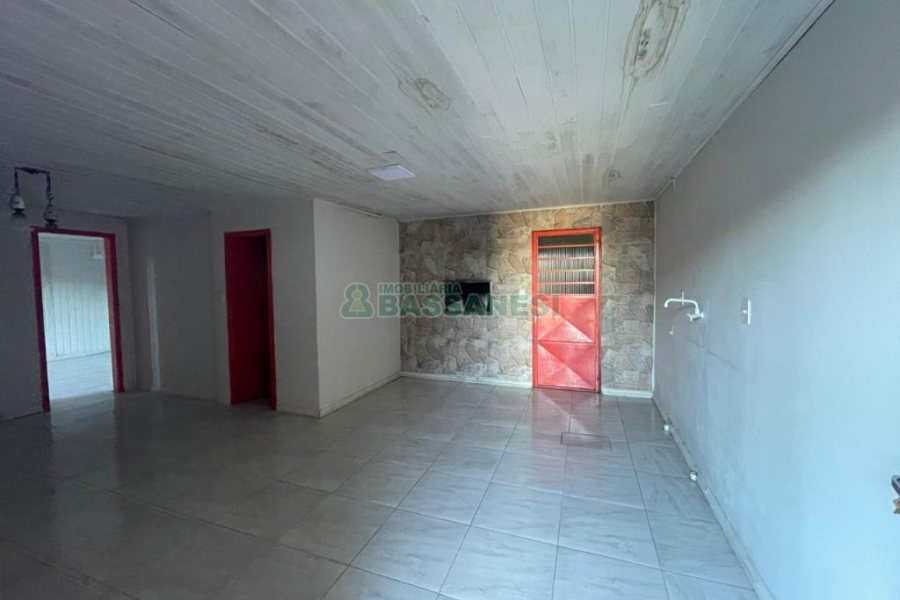 Casa com 224m², 3 dormitórios, 3 vagas, no bairro São Leopoldo em Caxias do Sul para Comprar