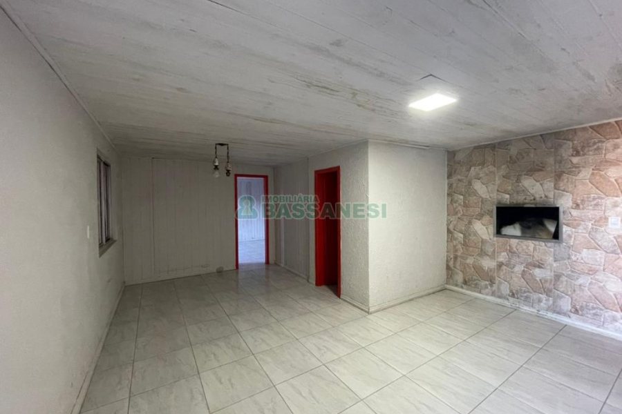 Casa com 224m², 3 dormitórios, 3 vagas, no bairro São Leopoldo em Caxias do Sul para Comprar