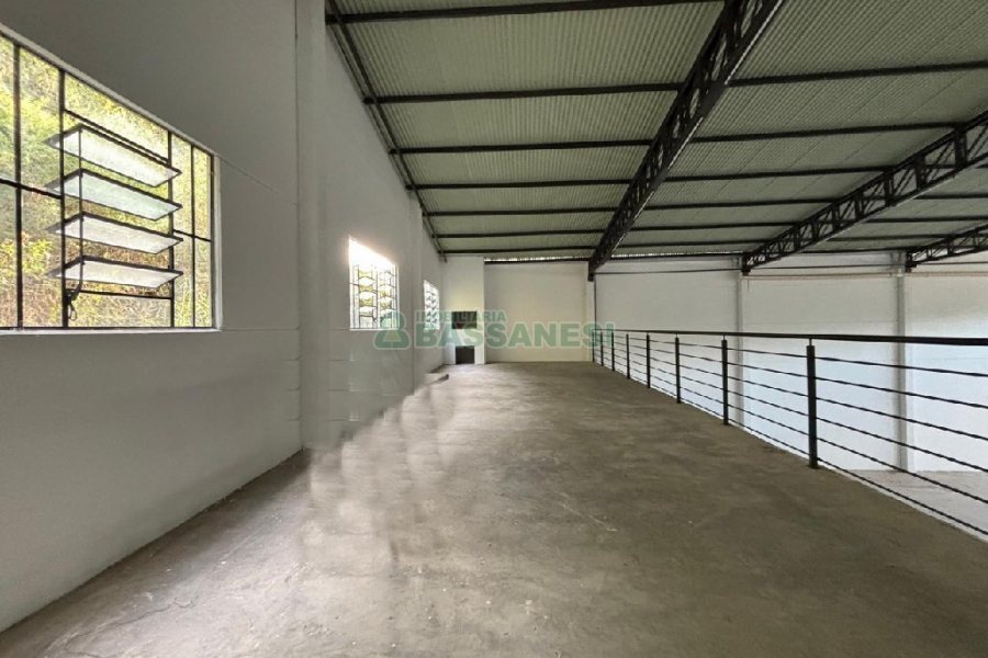 Pavilhão com 600m², no bairro São Ciro em Caxias do Sul para Alugar