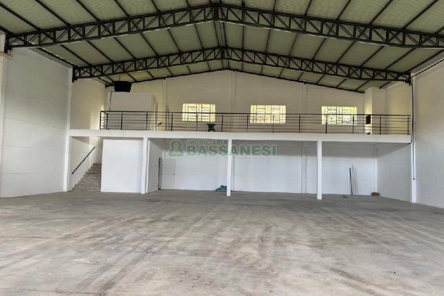 Pavilhão com 600m², no bairro São Ciro em Caxias do Sul para Alugar