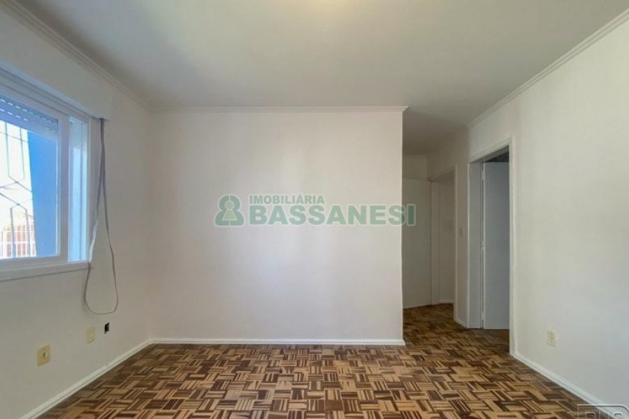 Casa com 136m², 3 dormitórios, 1 vaga, no bairro Universitário em Caxias do Sul para Alugar
