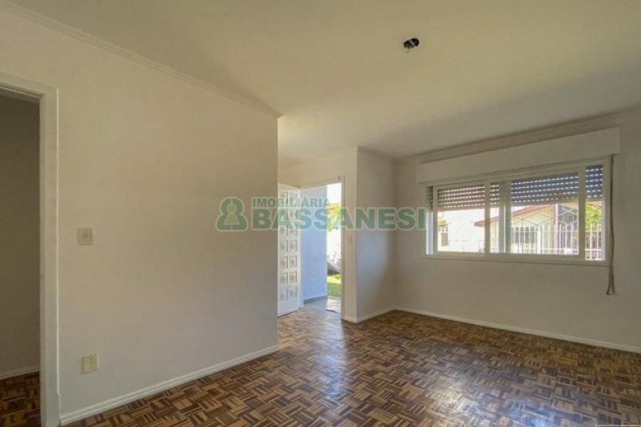 Casa com 136m², 3 dormitórios, 1 vaga, no bairro Universitário em Caxias do Sul para Alugar