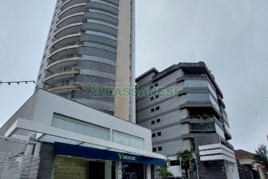 Apto Mobiliado com 393m², 5 dormitórios, 4 vagas, no bairro São Pelegrino em Caxias do Sul para Alugar