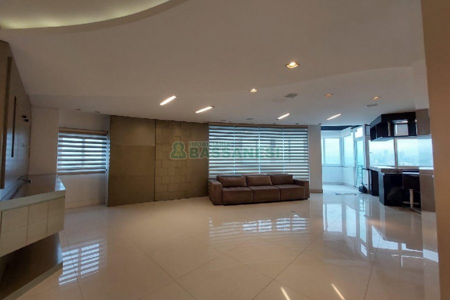 Apto Mobiliado com 393m², 5 dormitórios, 4 vagas, no bairro São Pelegrino em Caxias do Sul para Alugar