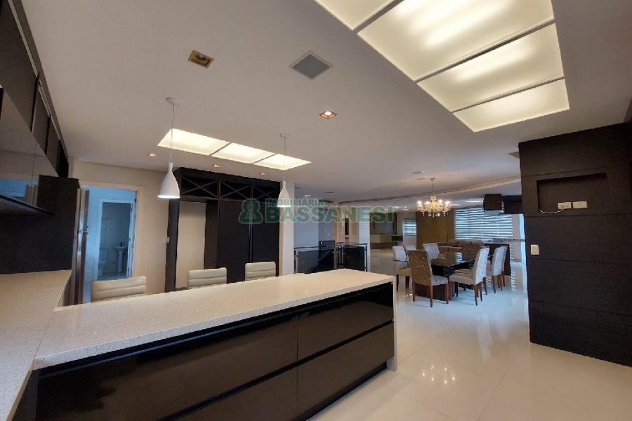 Apto Mobiliado com 393m², 5 dormitórios, 4 vagas, no bairro São Pelegrino em Caxias do Sul para Alugar