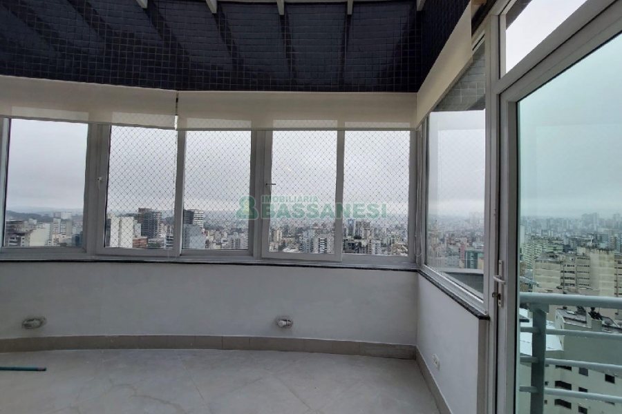 Apto Mobiliado com 393m², 5 dormitórios, 4 vagas, no bairro São Pelegrino em Caxias do Sul para Alugar