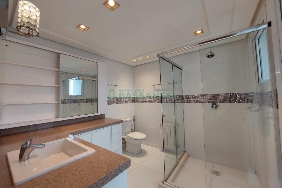 Apto Mobiliado com 393m², 5 dormitórios, 4 vagas, no bairro São Pelegrino em Caxias do Sul para Alugar