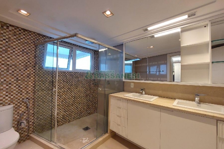 Apto Mobiliado com 393m², 5 dormitórios, 4 vagas, no bairro São Pelegrino em Caxias do Sul para Alugar
