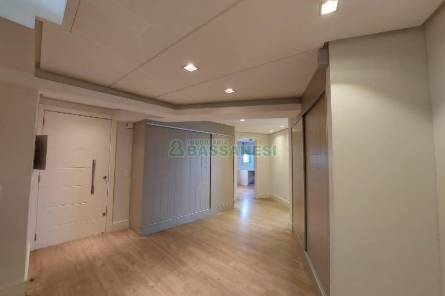 Apto Mobiliado com 393m², 5 dormitórios, 4 vagas, no bairro São Pelegrino em Caxias do Sul para Alugar