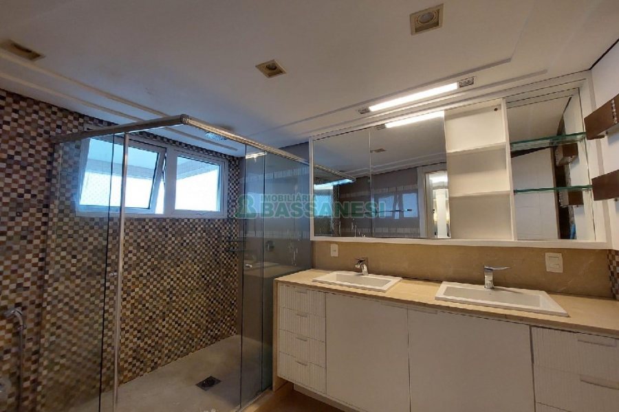 Apto Mobiliado com 393m², 5 dormitórios, 4 vagas, no bairro São Pelegrino em Caxias do Sul para Alugar