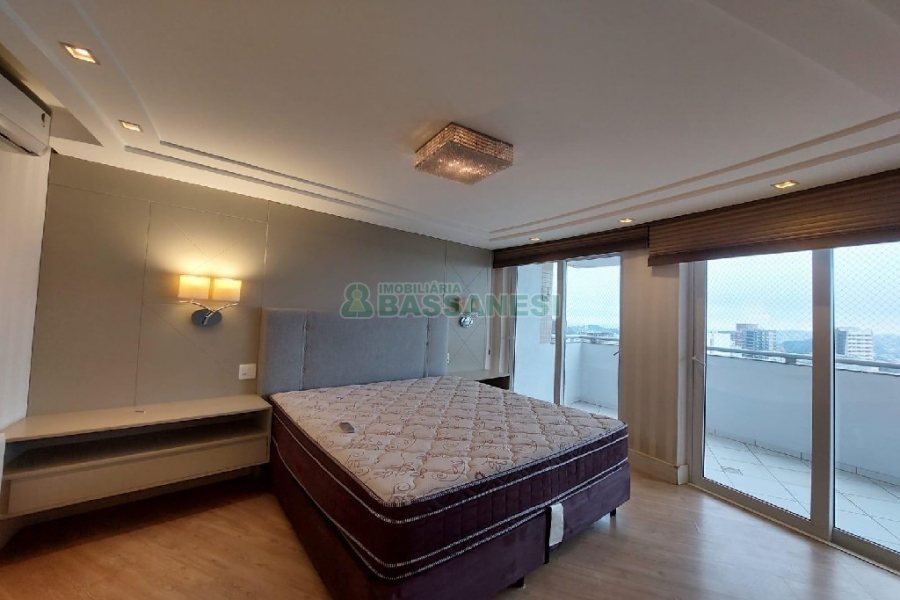 Apto Mobiliado com 393m², 5 dormitórios, 4 vagas, no bairro São Pelegrino em Caxias do Sul para Alugar