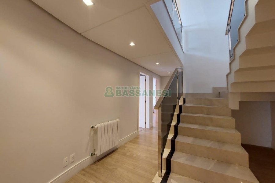 Apto Mobiliado com 393m², 5 dormitórios, 4 vagas, no bairro São Pelegrino em Caxias do Sul para Alugar