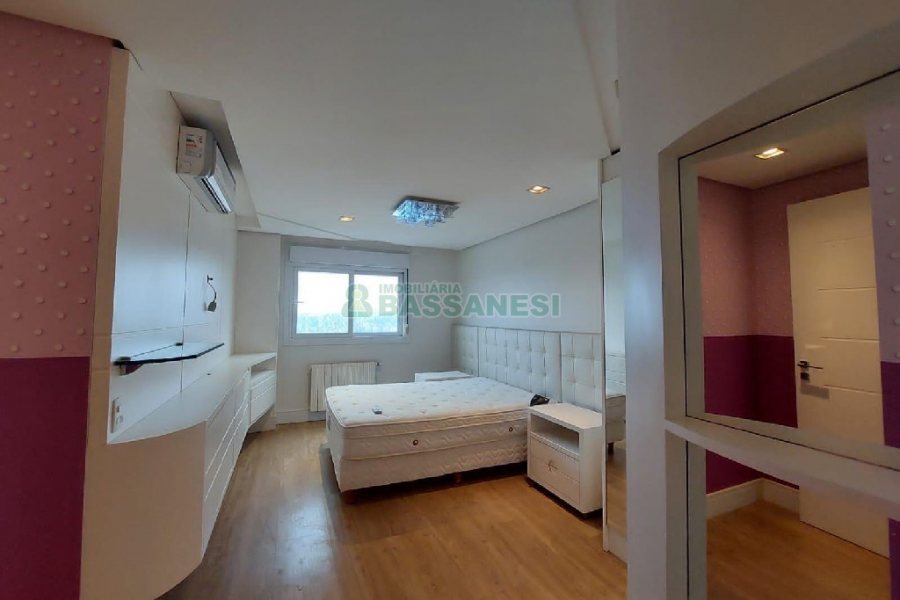 Apto Mobiliado com 393m², 5 dormitórios, 4 vagas, no bairro São Pelegrino em Caxias do Sul para Alugar