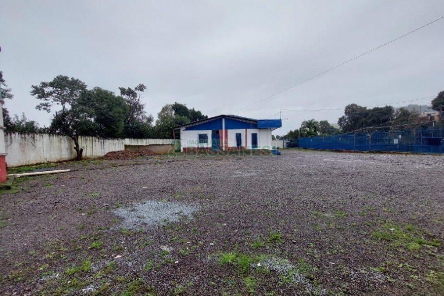 Pavilhão com 1232m², no bairro Pioneiro em Caxias do Sul para Alugar