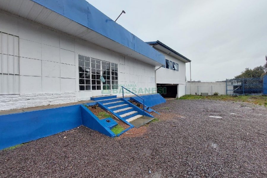 Pavilhão com 1232m², no bairro Pioneiro em Caxias do Sul para Alugar