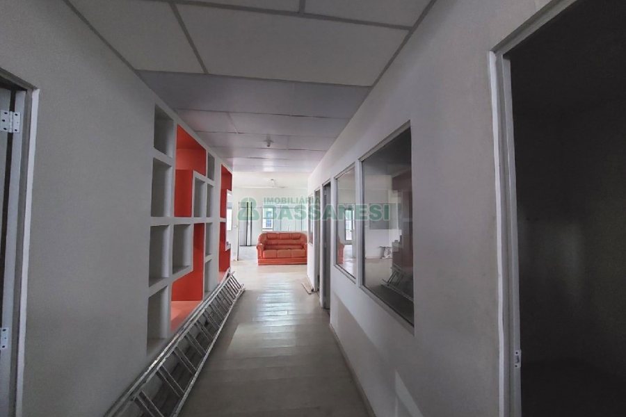 Pavilhão com 1232m², no bairro Pioneiro em Caxias do Sul para Alugar