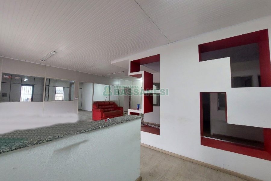 Pavilhão com 1232m², no bairro Pioneiro em Caxias do Sul para Alugar