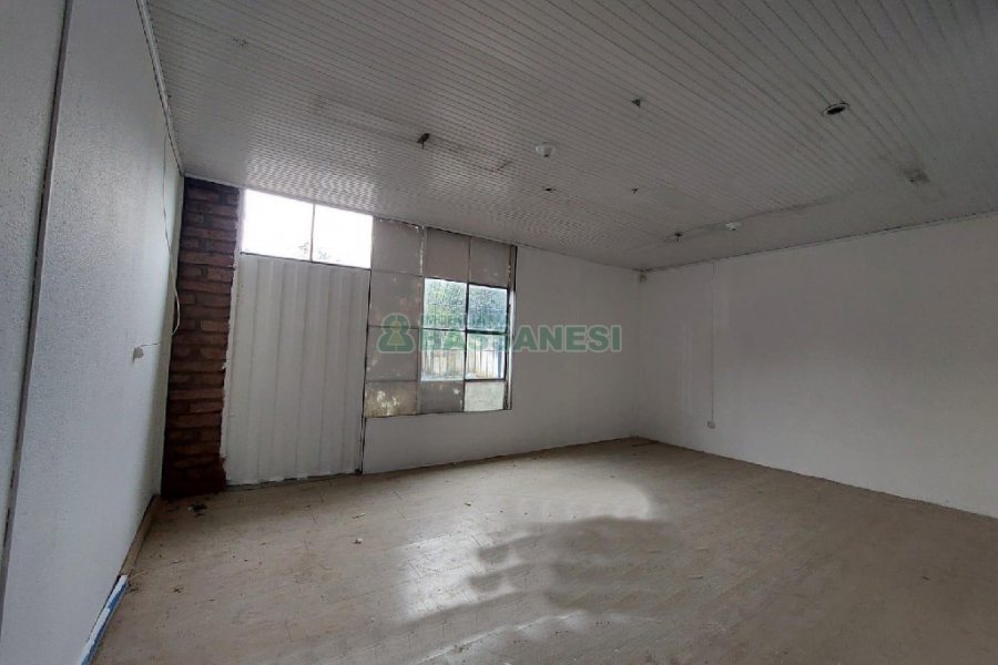 Pavilhão com 1232m², no bairro Pioneiro em Caxias do Sul para Alugar